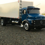 Miniatura Mercedes-Benz 1518 Baú (Escala 1/24)