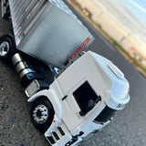 Miniatura Volkswagen Constellation 19.360 + Carreta Boiadeira Alumínio – Escala 1/24 (Personalizável)