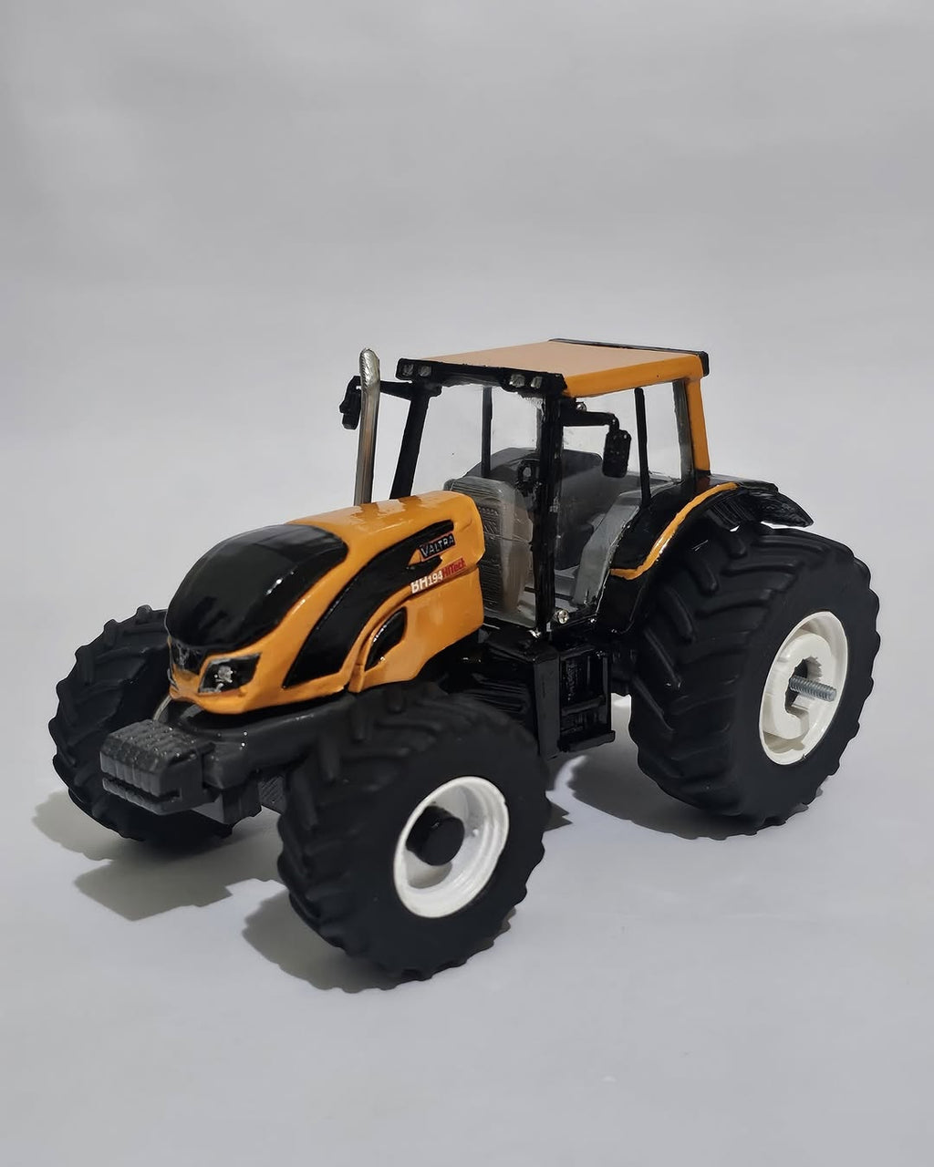 Miniatura Valtra BH194 Hitech- 1/32