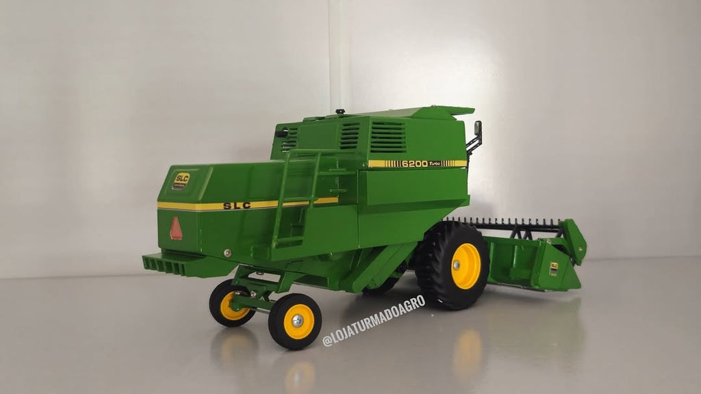 Miniatura Colheitadeira John Deere 6200 - 1/32
