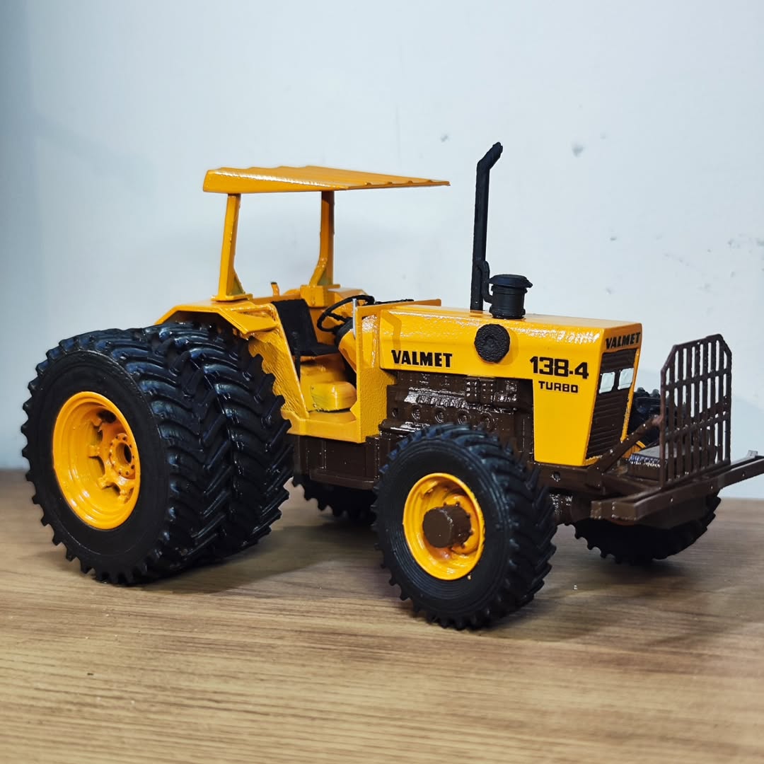 Miniatura VALMET 138-4 - Escala 1/32