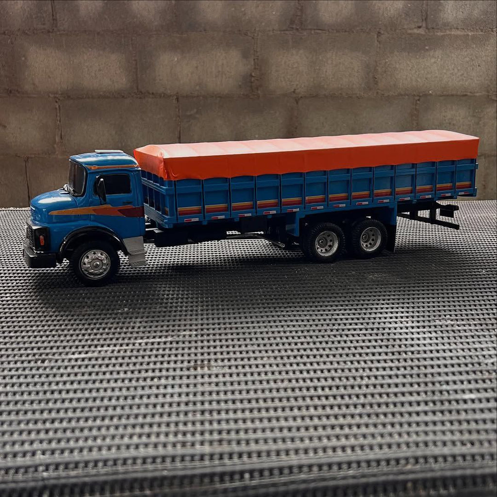 Miniatura Mercedes-Benz 1313 Graneleiro Azul – Escala 1/24