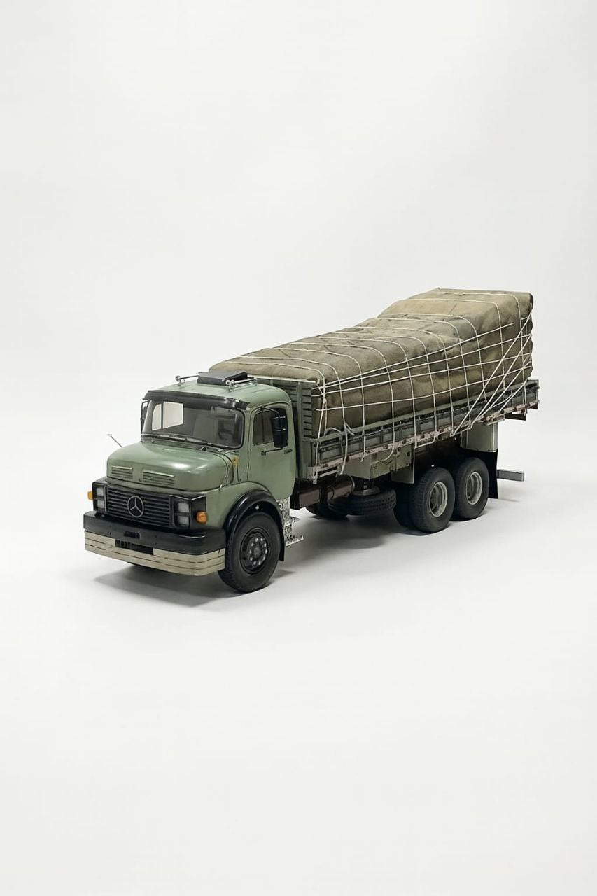 Mercedes-Benz 1513 Militar Verde Carroceria Carga Seca RC (Controle Remoto) – Escala 1/14
