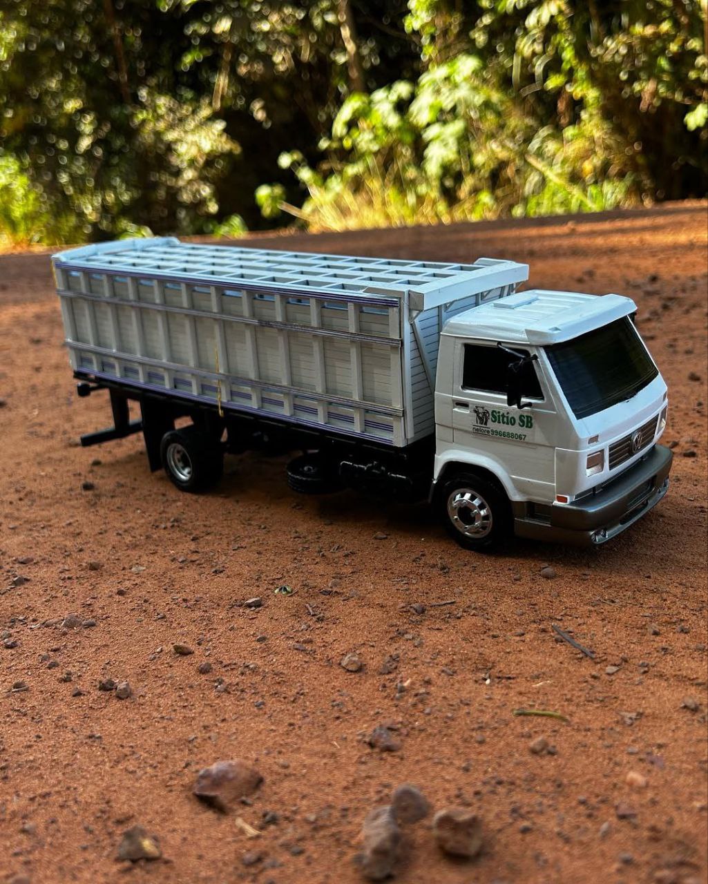 Miniatura Volkswagen 8-120 Delivery Boiadeiro - Escala 1/24